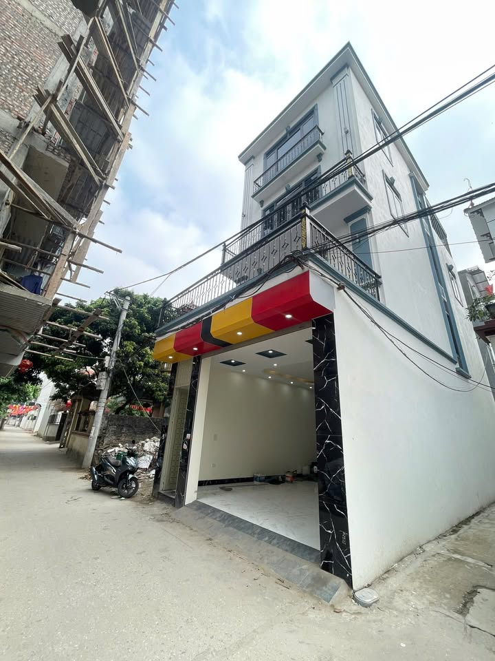 Nhà Lô Góc 83m² Xây 4 Tầng Thang Máy - Ngõ Thông Hoài Đức - Giá Tốt