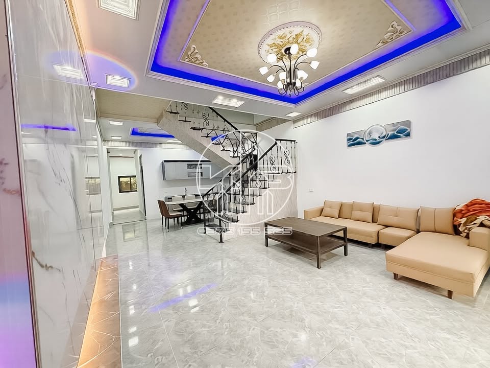 Nhà Phố Phường 7 Đà Lạt 100m² - Ô tô vào tận nhà!