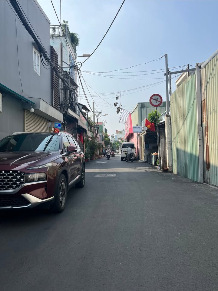 Nhà Mặt Tiền Gò Dầu, Tân Phú - 95m², 2 Tầng, Giá 5.x Tỷ - Xe Hơi Vào Nhà