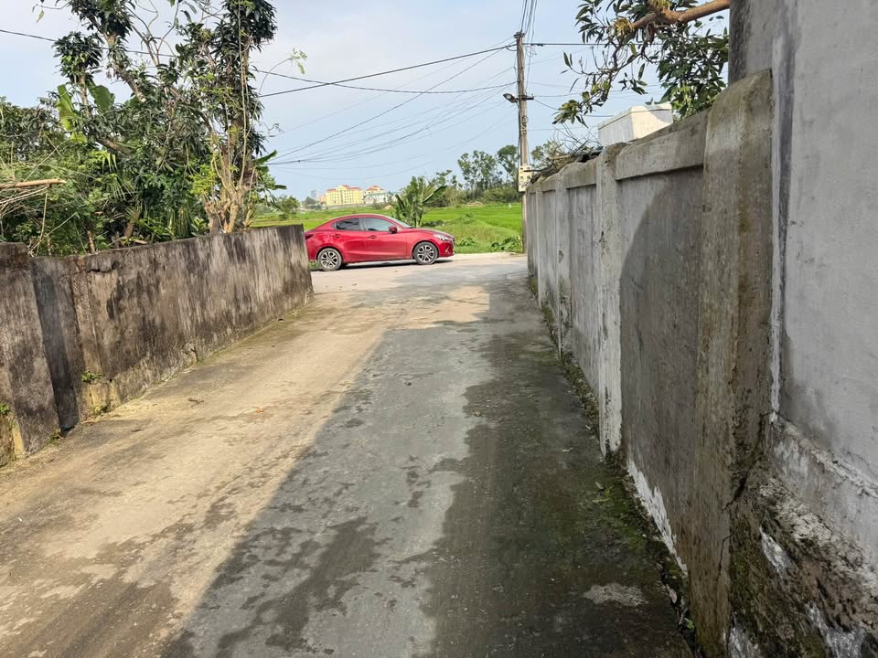 Đất nền Thạch Linh, TP Hà Tĩnh 126m² - Đường to ô tô, giá chỉ 980 triệu!