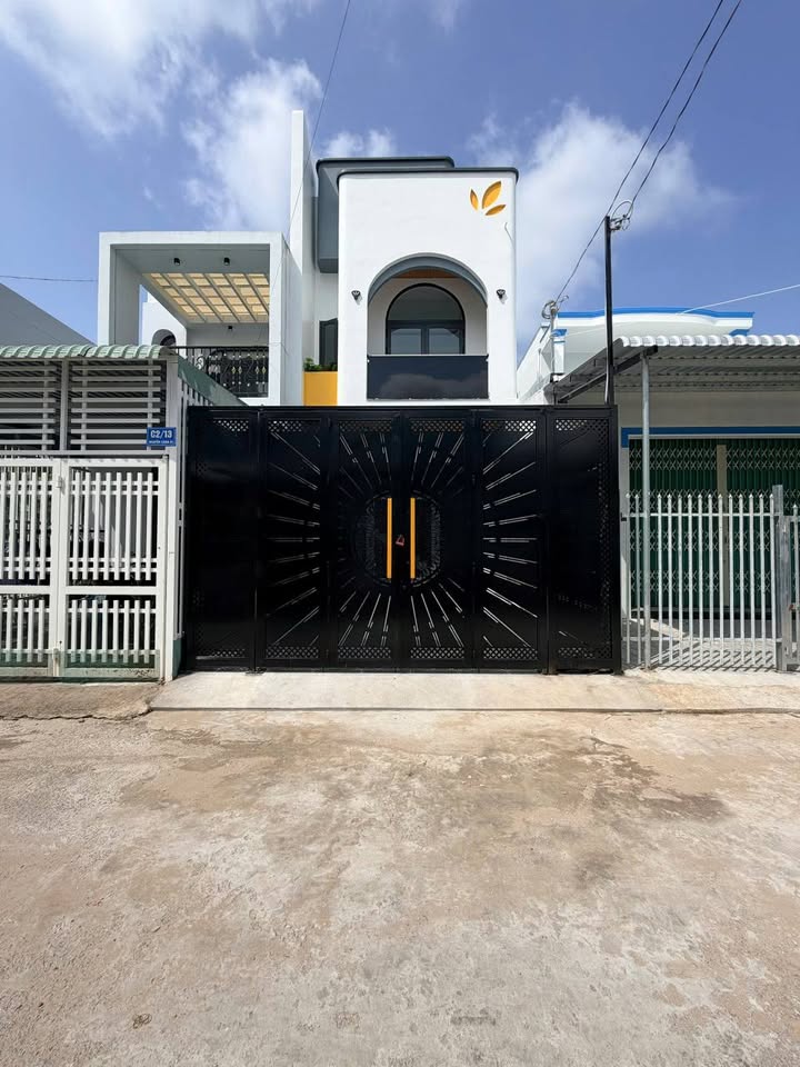 Nhà Mặt Tiền Nguyễn Cảnh Dị, Long Xuyên - 78.75m², 3.18 Tỷ, Tặng Full Nội Thất