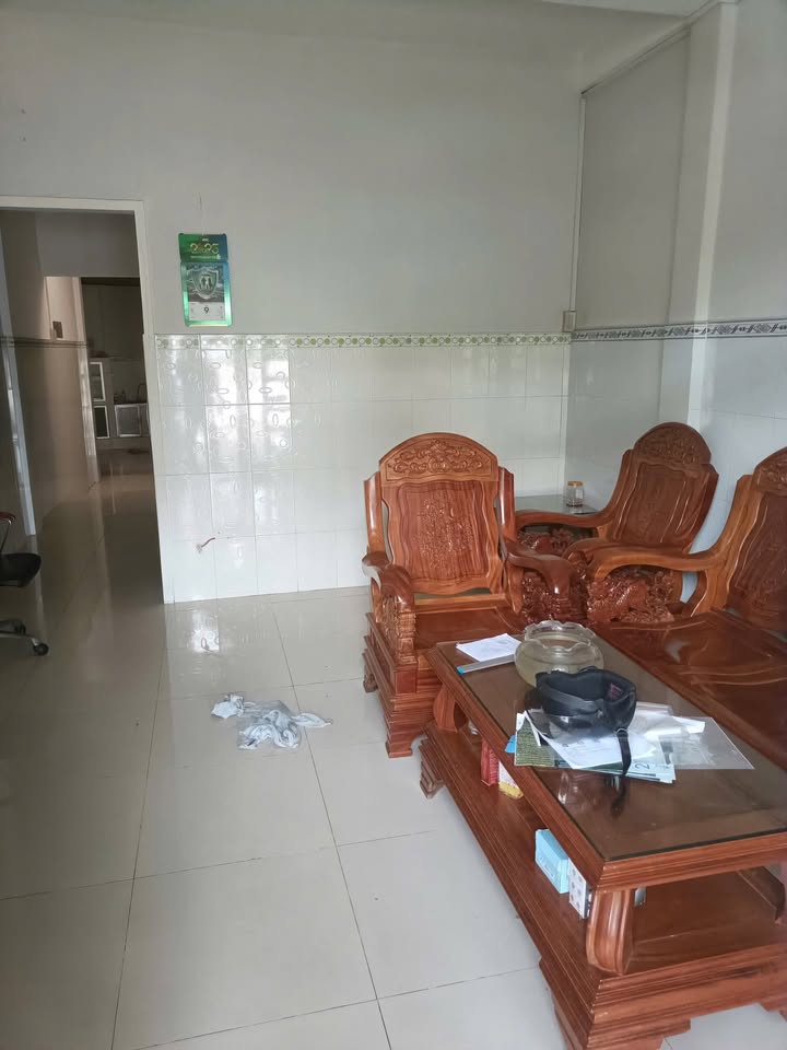 Nhà 2PN, 2 Lầu, Vị Trí Đẹp Ngay Trần Phú, Vĩnh Thuận - Giá 5 Triệu/Tháng