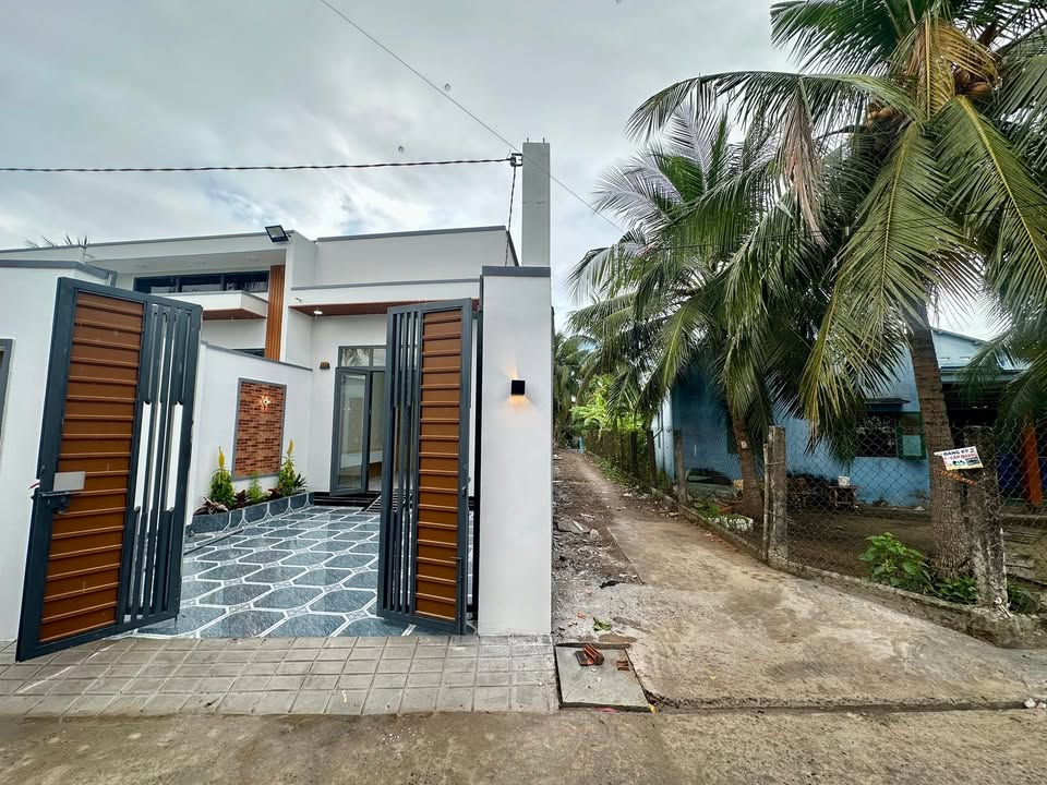 Nhà Góc 2 Mặt Tiền Mỹ Tho - 103m² Giá 1.28 Tỷ - Gần Chợ, Đại Học Tiền Giang