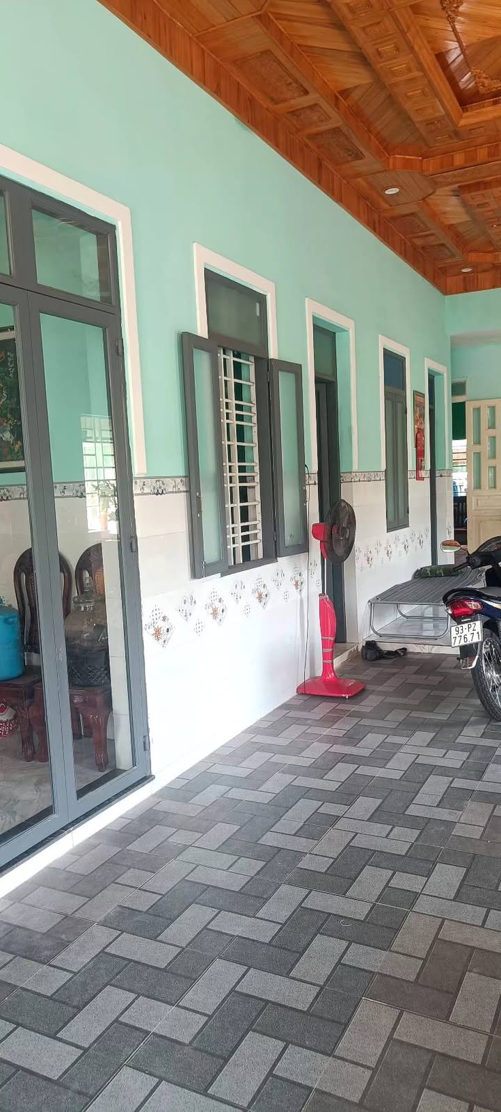 Nhà lô góc 250m² Thuận An - Hướng Tây Nam, Giá 2.4 tỷ TL