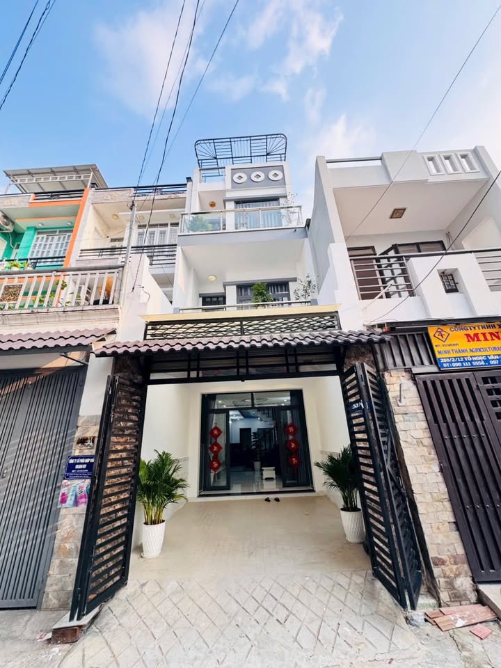 Nhà Phố Quận 12 74m² giá 6.28 tỷ - Vị trí đẹp, ô tô vào tận nhà