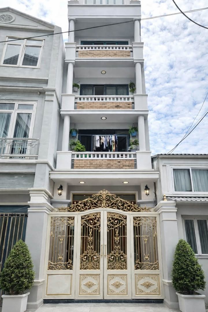 Bán nhà 7 tầng mặt Hồ Tây, Hà Đông 80m² - Pháp lý sạch, ô tô tránh