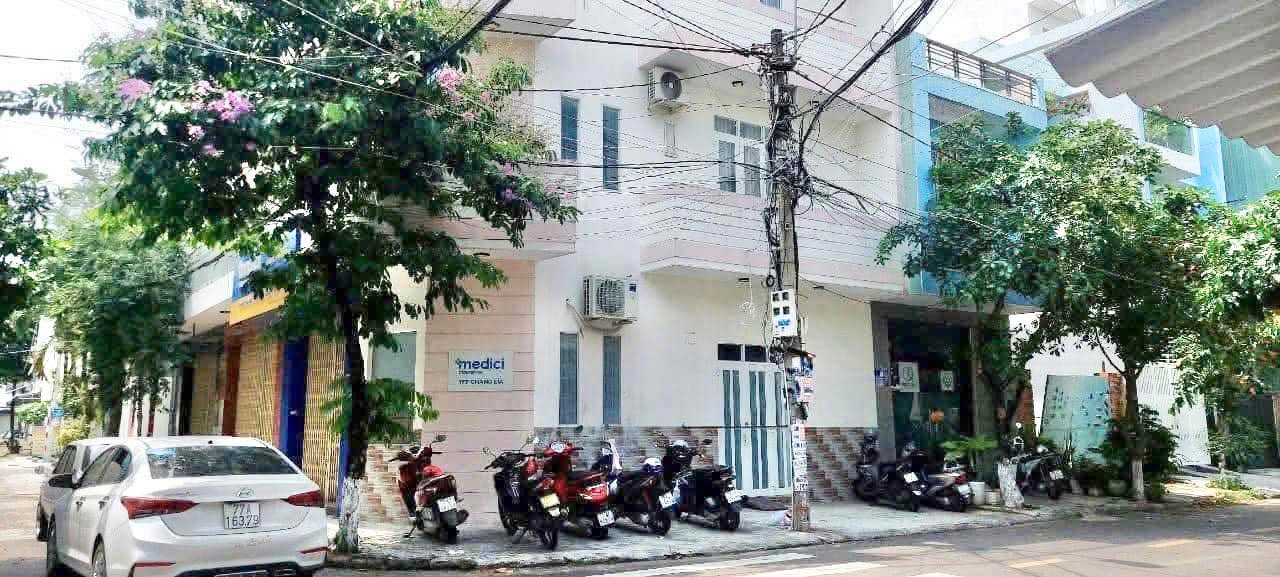 Nhà Góc 2 Mặt Tiền Bến Xe Quy Nhơn - 5PN, Giá 10 Triệu/Tháng