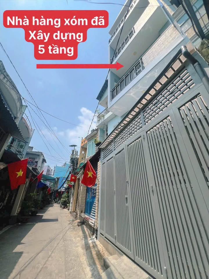 Nhà Hẻm Xe Hơi 45.6m² Quận 7 - 3 Lầu, 4PN, Sổ Hồng