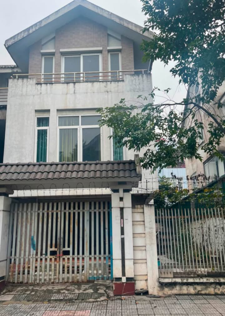 Biệt thự Văn Phú Hà Đông 200m² - Vị trí đắc địa, Sổ đỏ chính chủ