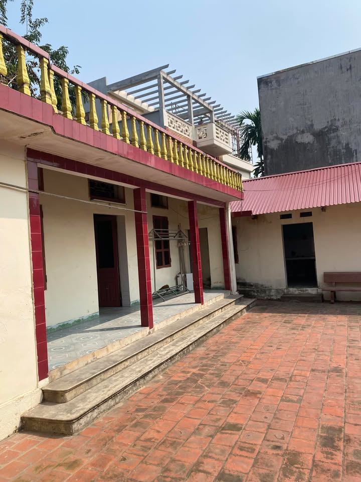 Nhà riêng Hoàng Hoa Thám, Bắc Giang - Sân vườn rộng, giá tốt hiếm có!