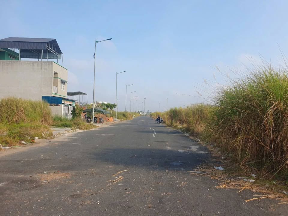 Bán Nền F5 Golden City, Long Xuyên - 120m² Hướng Đông Bắc, Sổ Trao Tay