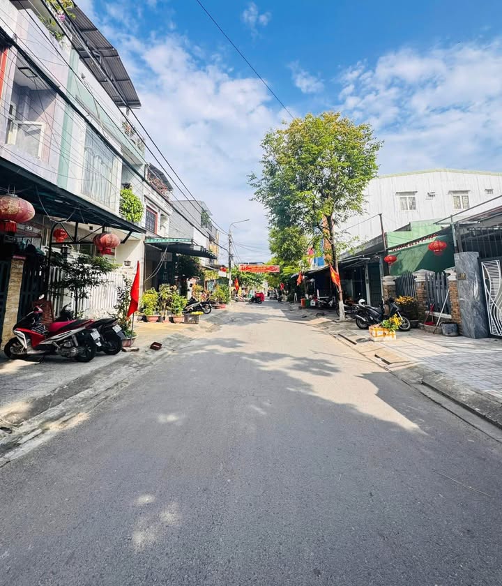 Đất nền Hoàng Văn Thái 140m² giá 3 tỷ - Đường to ô tô