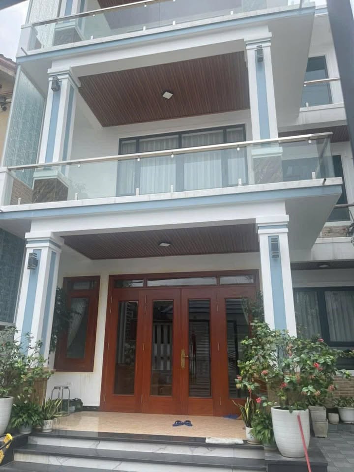 Biệt thự 3 tầng 142m² 4PN tại Hồng Lĩnh, Hà Tĩnh - Sẵn Sàng Vào Ở Ngay