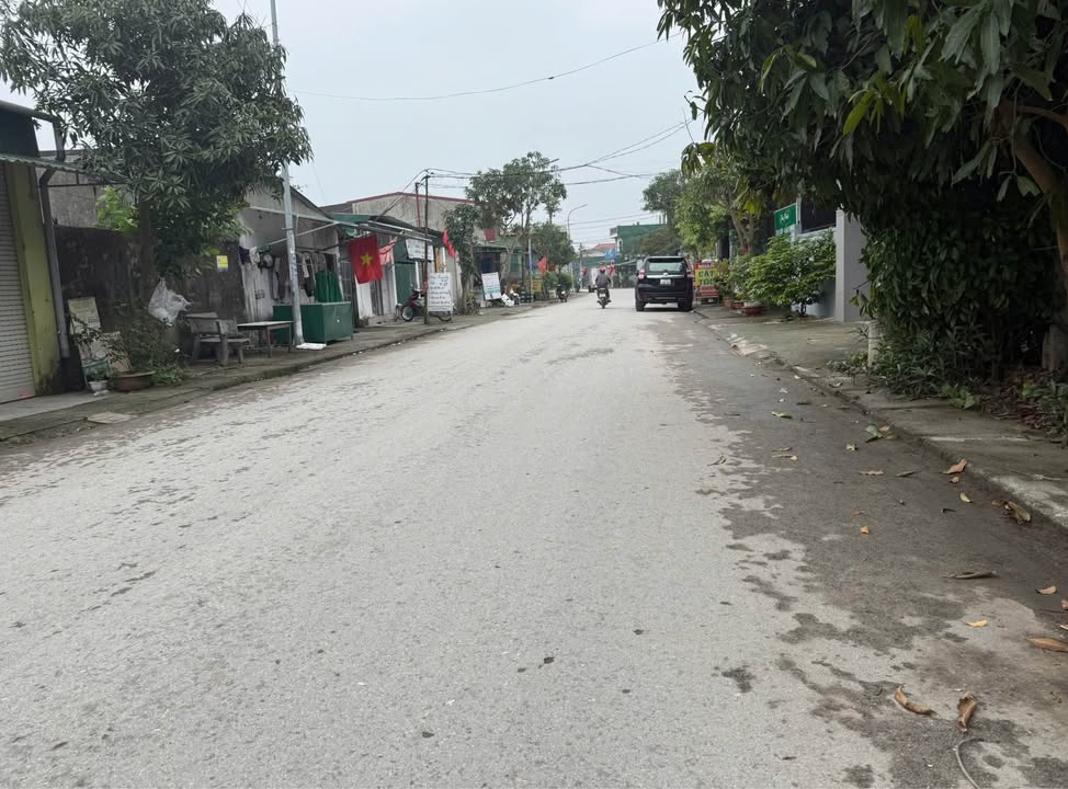 Nhà 2 Tầng Đông Vĩnh, TP Vinh 128m² - Sổ đỏ sẵn, Ô tô đậu cửa!