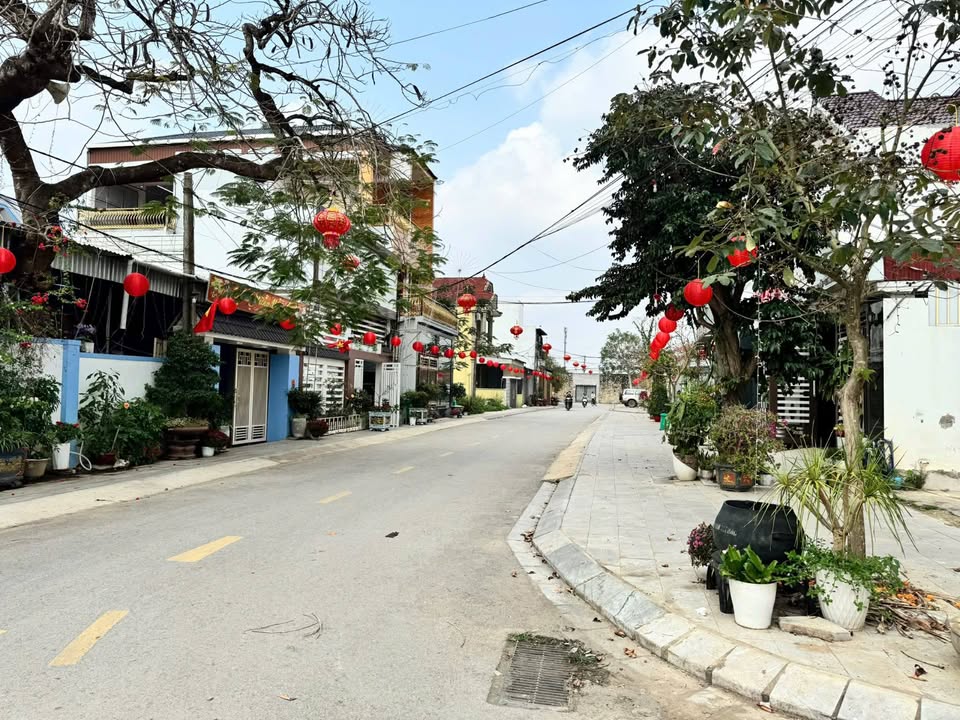 Đất đấu giá 180m² Thái Hòa, Nghệ An - Sẵn Sàng Xây Nhà, Giá 2.2 Tỷ