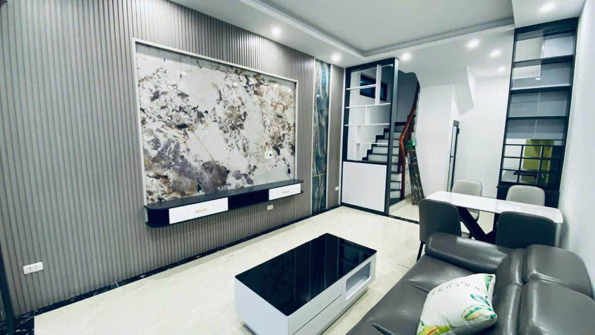 Nhà Phố Thanh Xuân 40m² - 6 Tầng - 8 Tỷ - Ô Tô Tránh Nhau