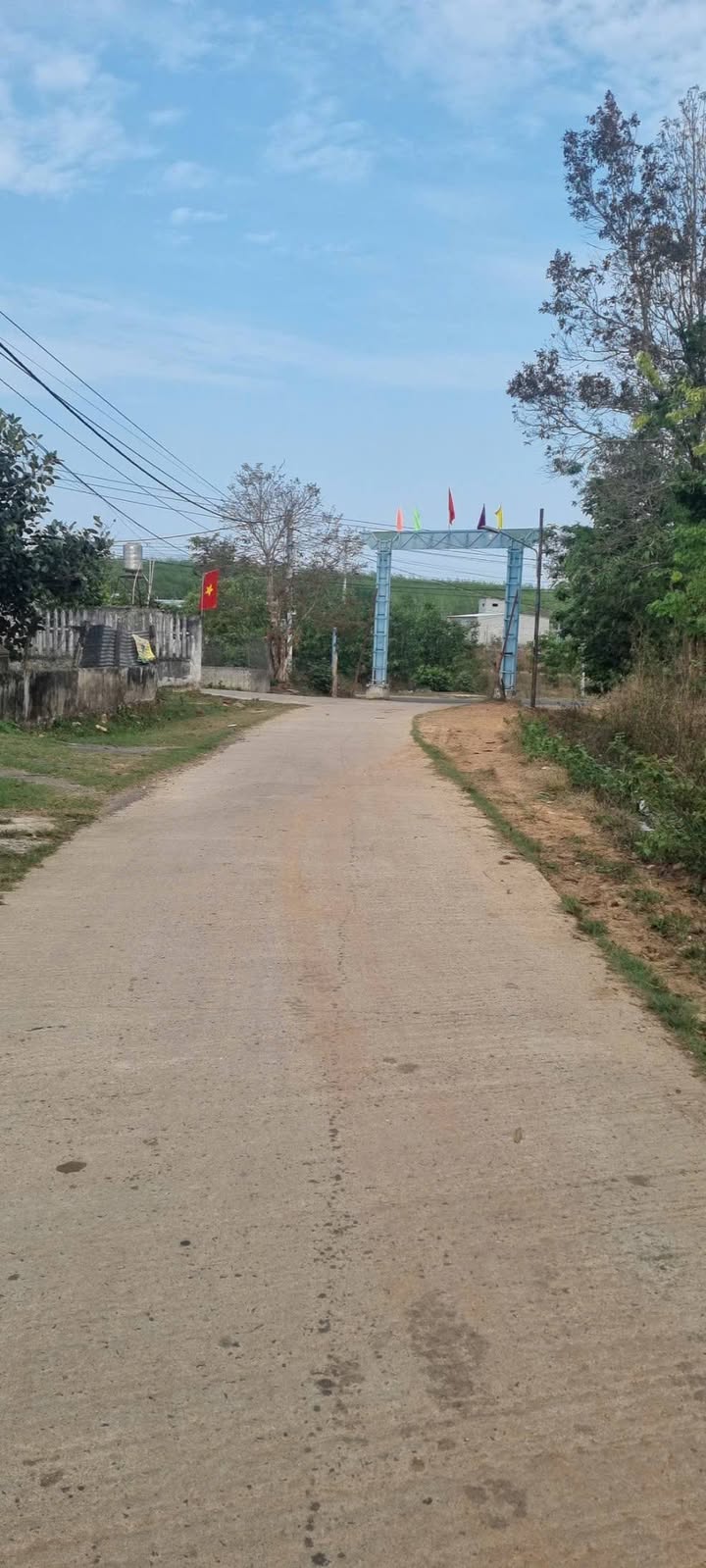 Đất nền Thôn 6 Đắk Cấm 300m² - Sổ đỏ chính chủ, đường ô tô!