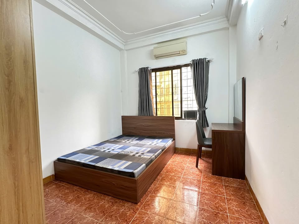 Phòng trọ Ngõ 135 Núi Trúc, Đống Đa 3.3 triệu - Không chung chủ, giờ giấc tự do!