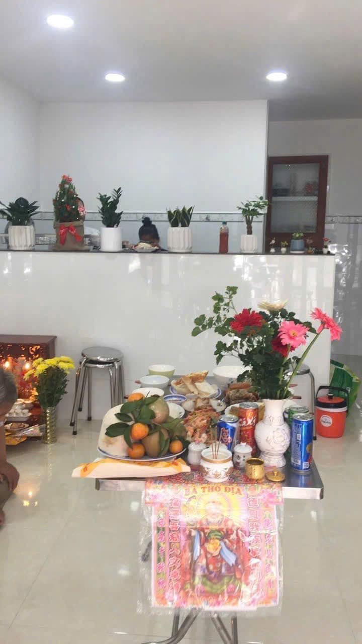 Nhà Mặt Tiền Lạc Long Quân, Quận 11 - 10 Triệu/Tháng, 2PN, 3 Lầu