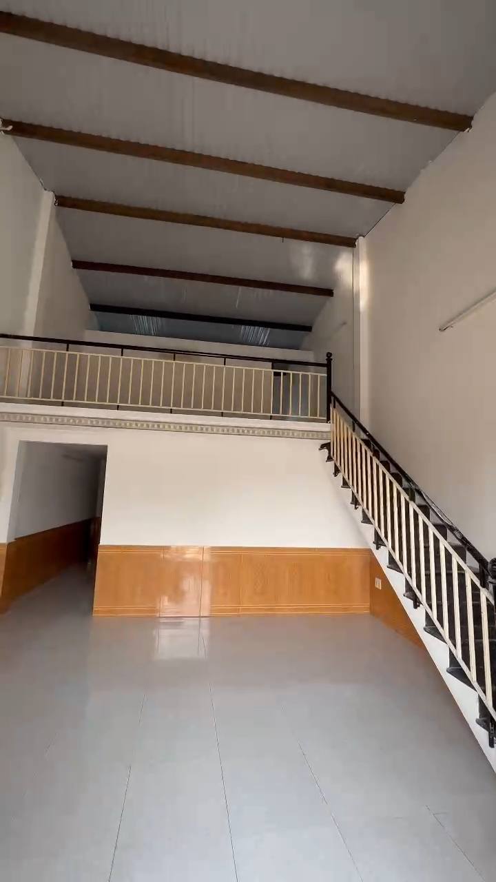 Cho thuê nhà mặt tiền Đàm Thanh, Liên Chiểu - 2PN, sân ô tô, giá 5tr/tháng