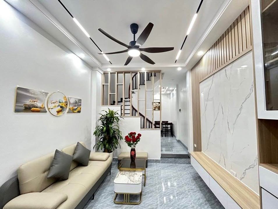 Nhà 45m² Cầu Giấy - 5 Tầng Đẹp, Sẵn Nội Thất, Giá Ưu Đãi