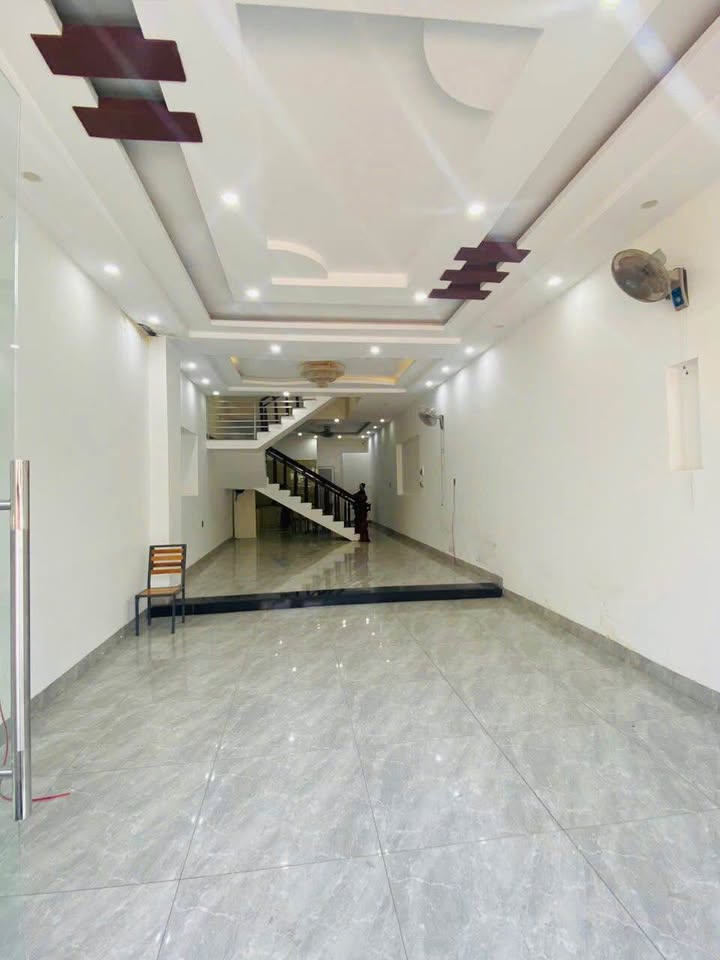 Cho thuê nhà nguyên căn hẻm 102 Nguyễn Tất Thành, BMT - 3PN, 10 triệu/tháng