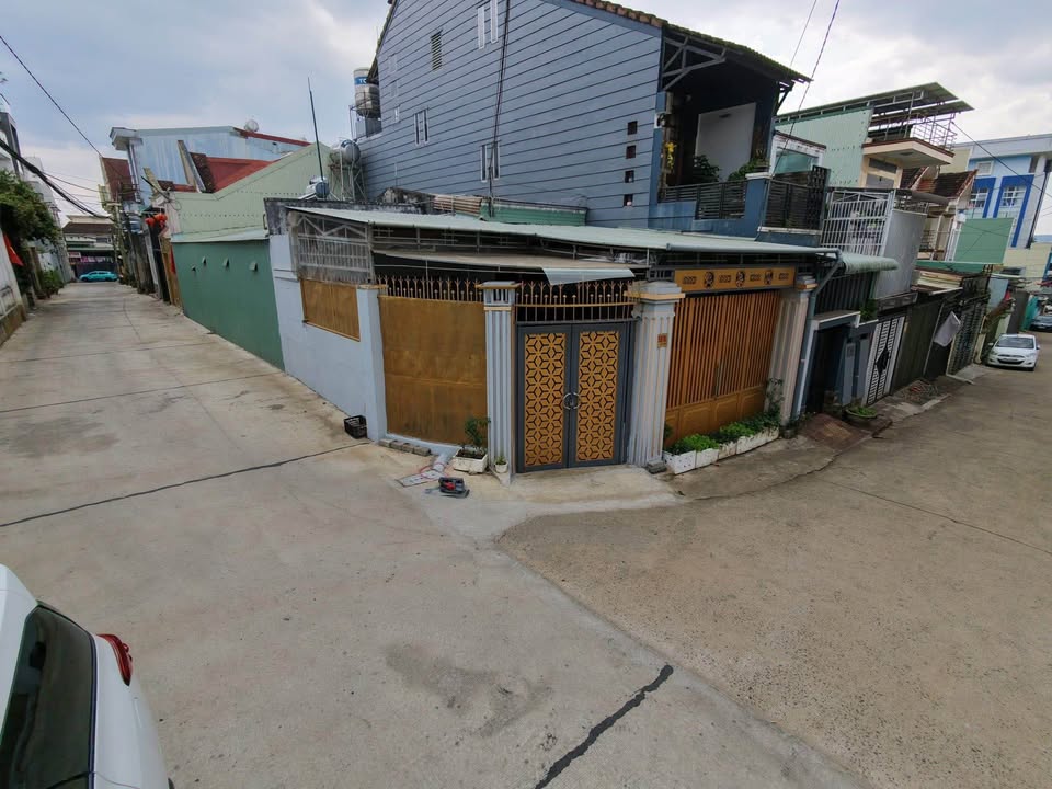 Nhà Lô Góc Hoa Lư, Pleiku - 124m² Sổ Hồng Riêng, Giá 4 Tỷ Thương Lượng