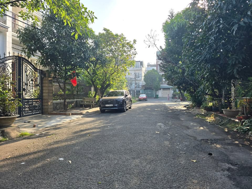 Biệt thự sân vườn Nguyễn Oanh Gò Vấp 213m² - Gara ô tô, hẻm 8m - 22 tỷ