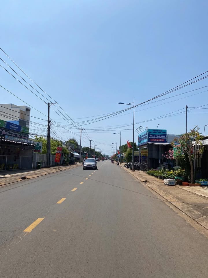 Đất Nền TP. Long Khánh 210m² - Mặt Tiền Đường, Sổ Riêng, Giá 580 Triệu