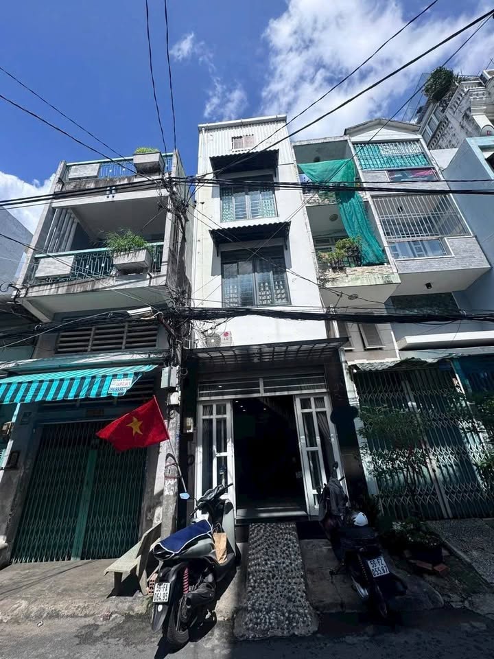 Nhà Mặt Tiền Đội Cung, Q11 - 32m² - 8.5 Tỷ - Dòng Tiền 16.5 Triệu/Tháng