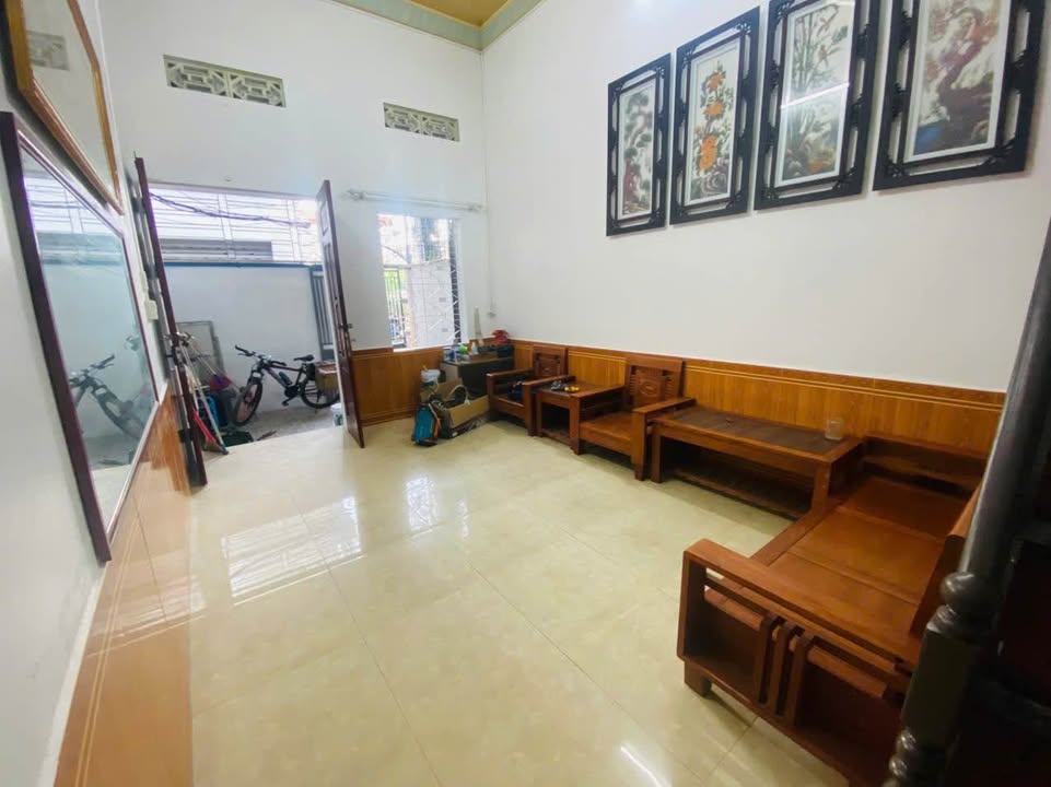 Nhà 50m² Ngõ Lê Lai, Ngô Quyền - Oto Gần Cửa, 2.75 Tỷ