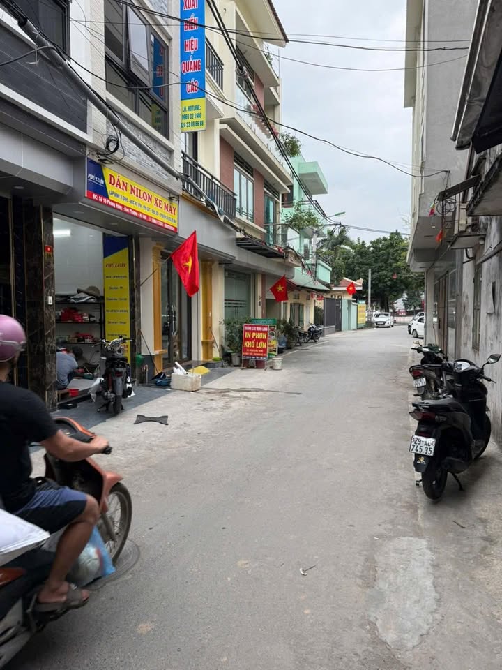 Nhà Phố Thị Trấn Phùng Đan Phượng - 40.5m² x 4 Tầng - Giá Thỏa Thuận