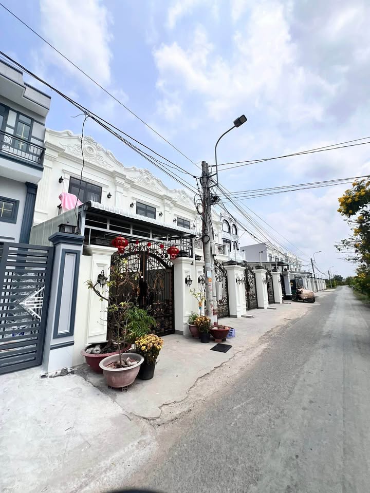 Nhà Mặt Tiền Lương Văn Tiên, Bình Tân - 68m², Sổ Hồng, 2.35 Tỷ