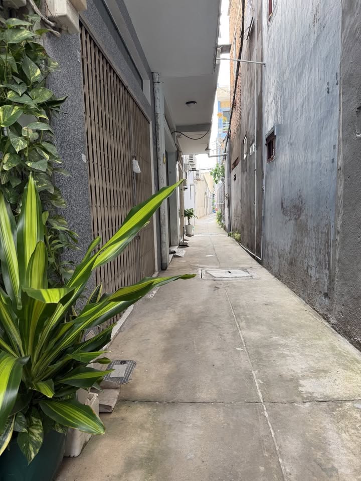 Nhà riêng Nguyễn Sơn, Tân Phú 34m² giá 4.x tỷ - Giá tốt hiếm có!