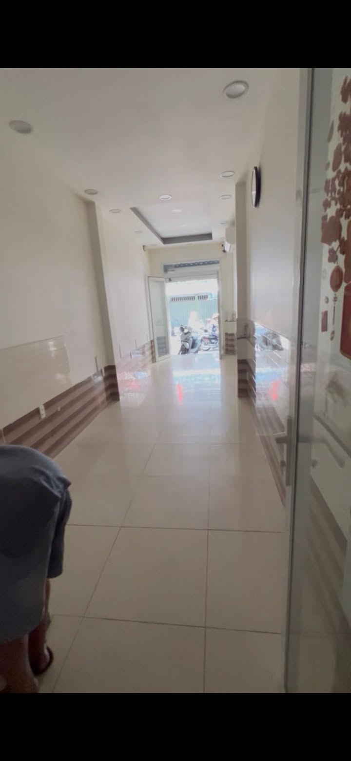 Nhà Nguyên Căn 3PN, 3 Lầu, Q4 - Đoàn Văn Bơ, Sẵn Nội Thất, Giá Thỏa Thuận