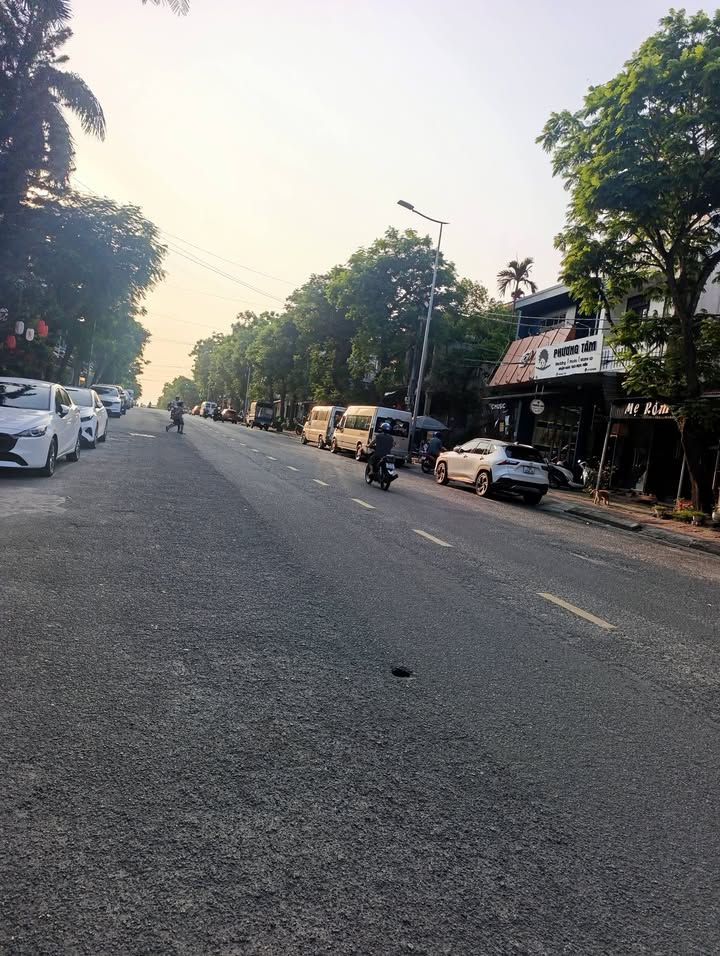 Nhà Mặt Tiền Đào Tấn, Huế 65m² - Kinh Doanh Đắc Lợi, Giá 5.5 Tỷ