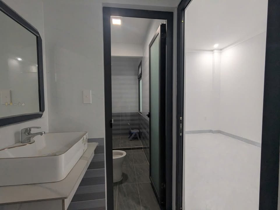 Nhà 3 Ngủ Đủ Nội Thất, Sân Oto, P.Tân Đồng, Đồng Xoài - 13 Triệu/Tháng