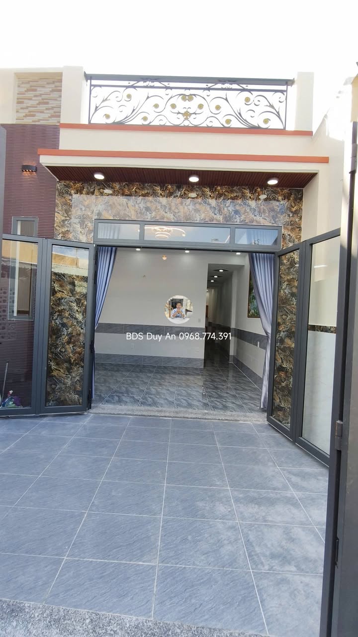 Nhà Hóc Môn 100m² giá 3.95 tỷ - Ô tô vào tận nhà, sẵn sàng ở ngay!