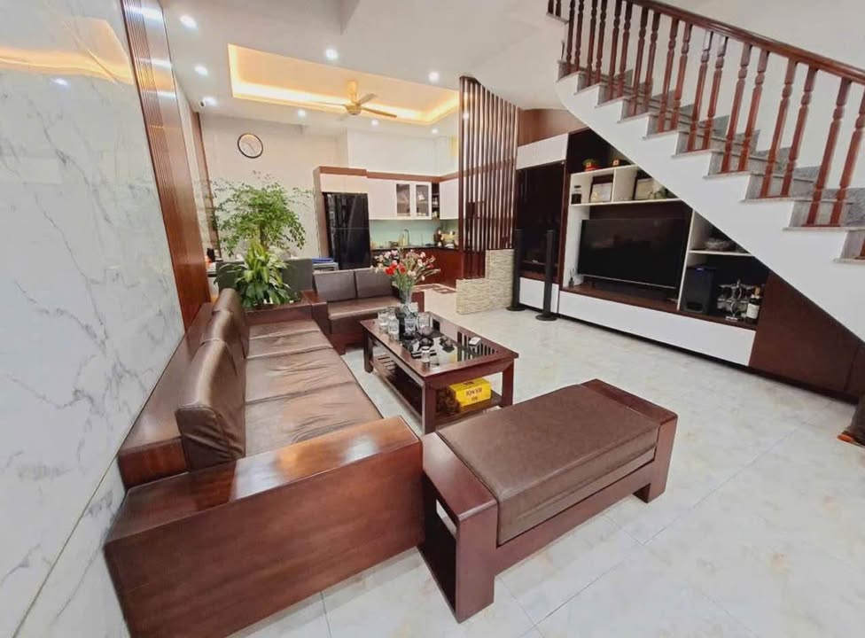 Nhà 5 tầng Nguyễn Viết Xuân Hà Đông 38m² - Ô tô đỗ cửa, Sẵn ở ngay!