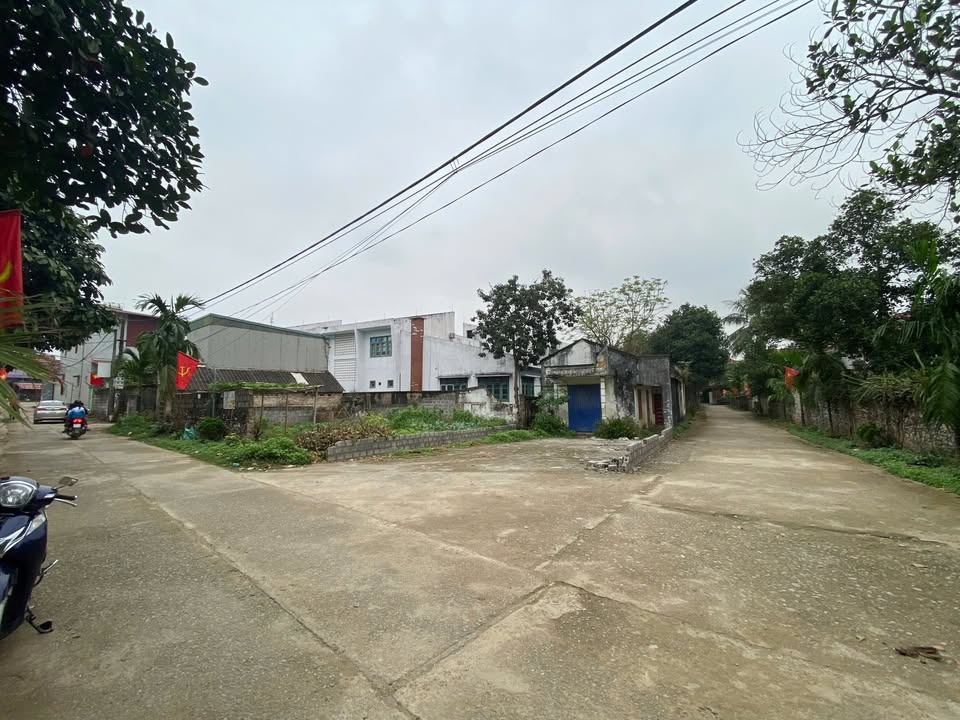 Đất Nền Thị Trấn Ba Hàng Đồi 181m² - Sổ Đỏ, 2 Mặt Tiền, Giá 2 Tỷ