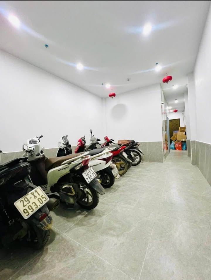 CCMN Cầu Giấy 975m² giá 17 tỷ - Dòng tiền 85 triệu/tháng ổn định!