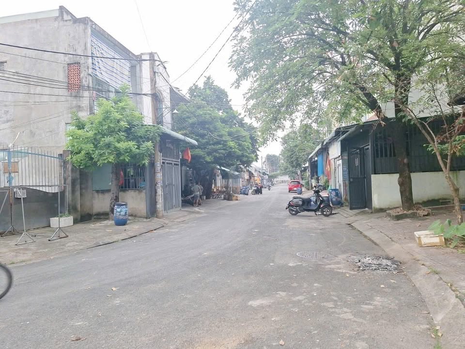 Đất Vàng Thủ Đức 100m² - Giá 4.4 Tỷ, Sổ Hồng Riêng, Hẻm Xe Tải