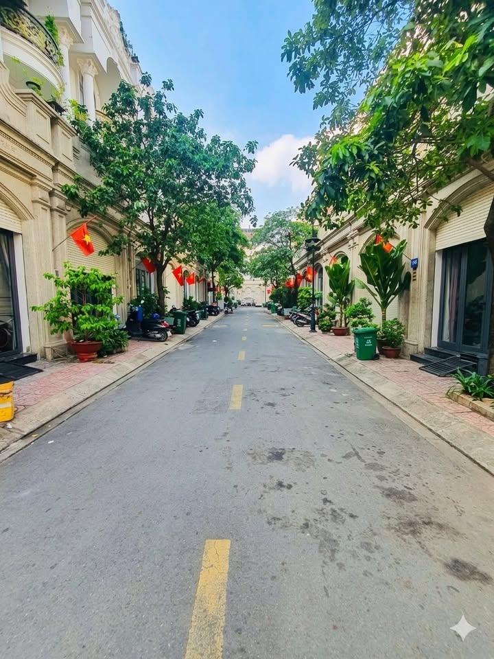 Nhà riêng Bình Tân 68m² 6 tỷ - Ô tô vào tận nhà, sẵn sàng ở!