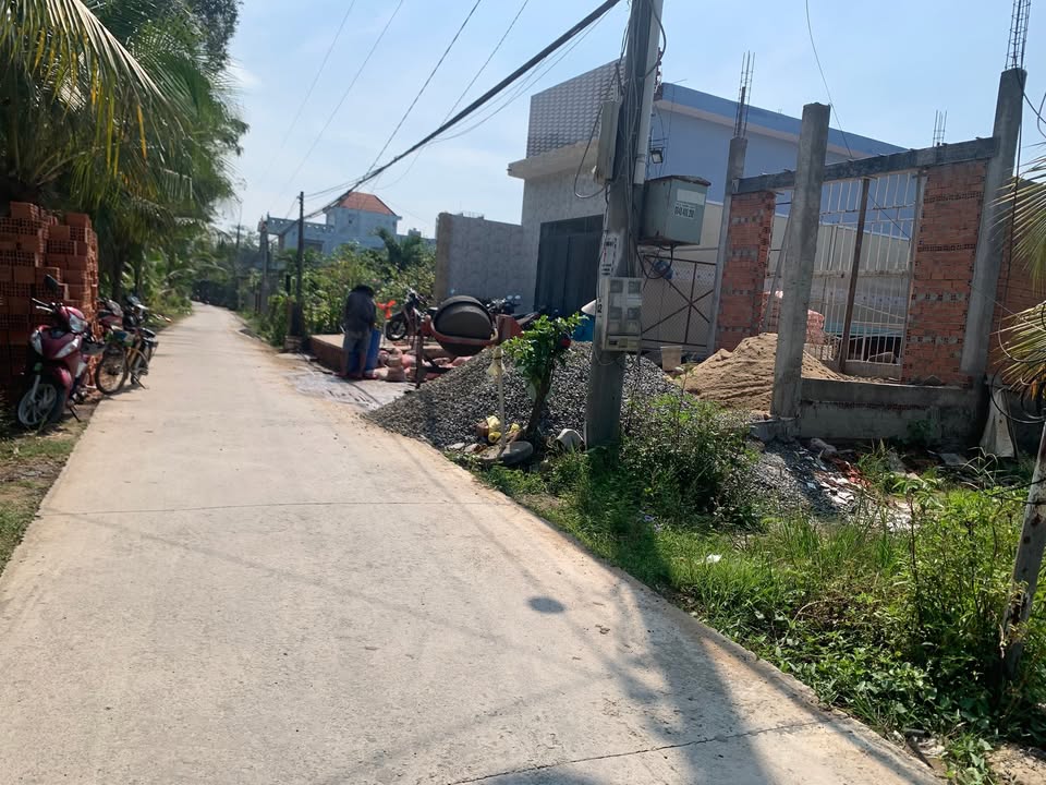 Nhà 40m² Xã Nhựt Chánh, Bến Lức - Giá 1.6 Tỷ, Sẵn Sàng Ở Ngay