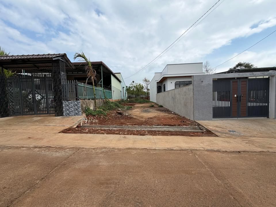 Đất Vàng Mai Hắc Đế, Pơng Drang - 274m² Sẵn Sổ Đỏ, Giá 2.5 Tỷ