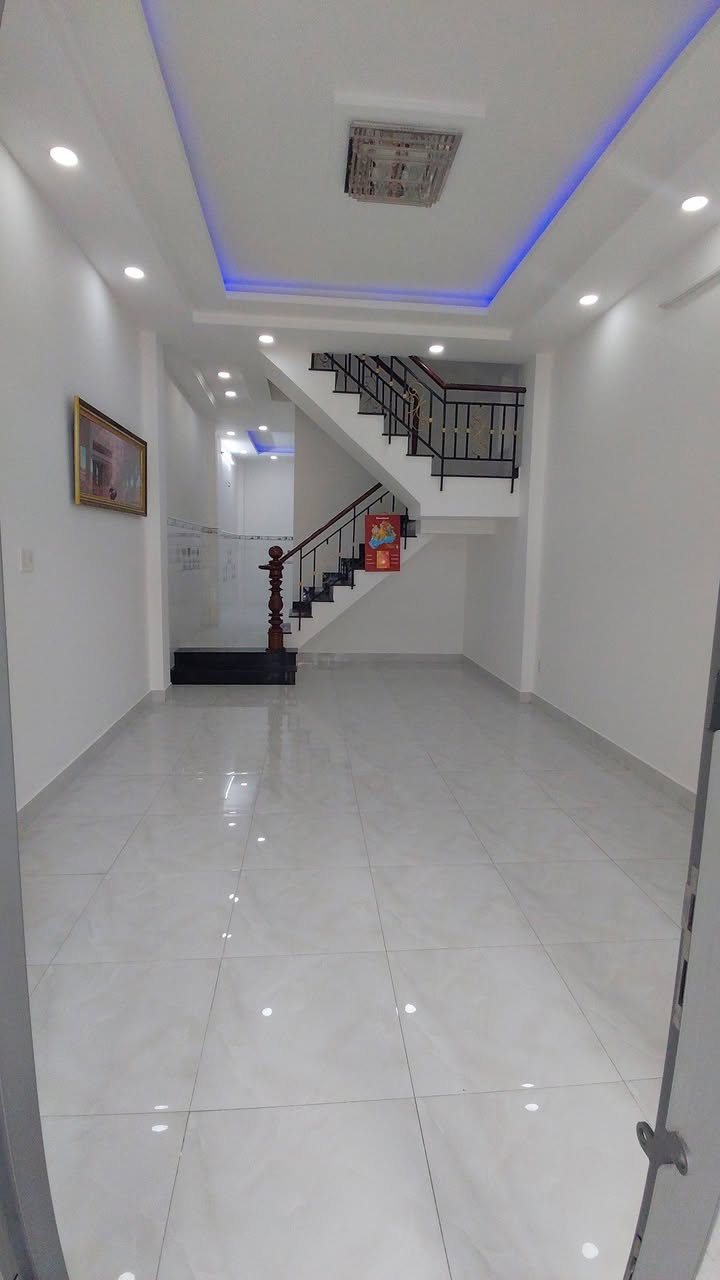 Nhà 4x17m Trệt 3 Lầu, 5PN - P.15 Tân Bình, Giá 15 Triệu