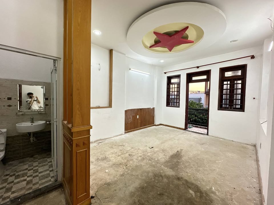 Nhà Ban Công Chợ Gò Xoài, Tân Phú - 2.8 Triệu/Tháng