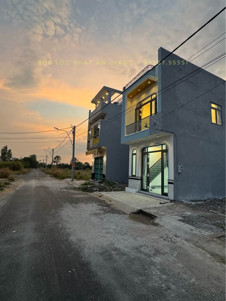 Nhà Long Xuyên Tây Đại Học 63m² 2 tỷ - Sẵn sàng ở