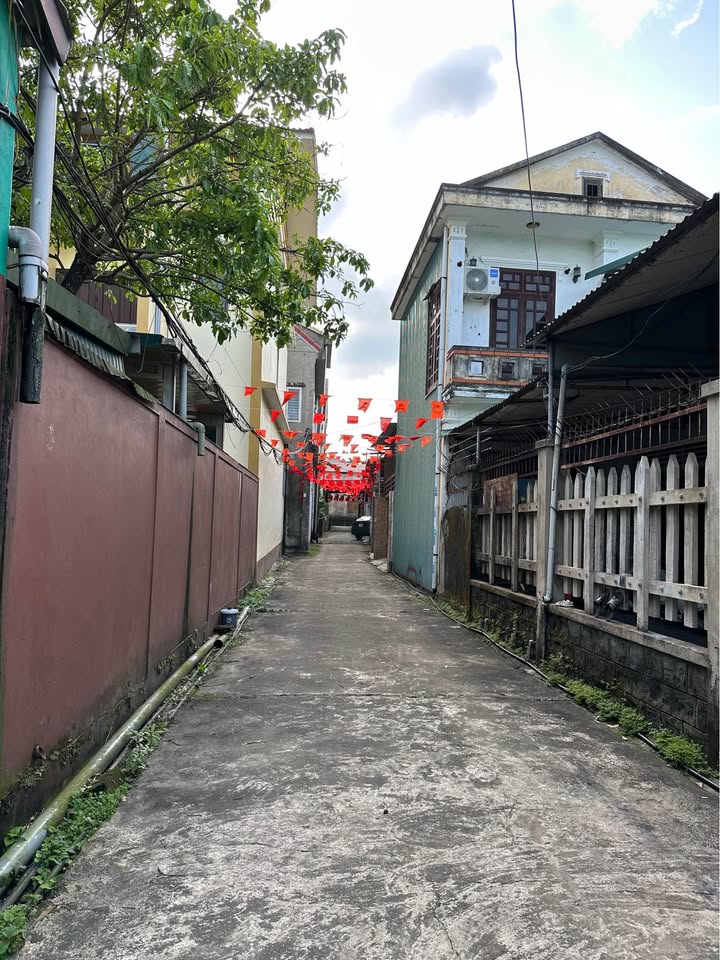 Nhà 2 tầng Đông Hà 96m² kiệt ô tô - Chỉ 1.2 tỷ, ô tô vào tận nhà!