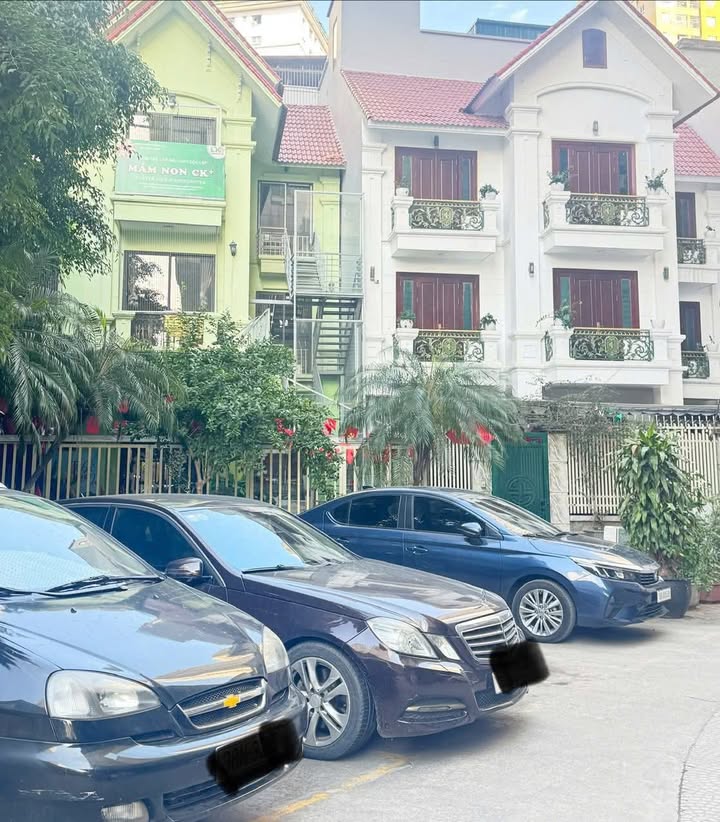 Bán Biệt Thự Xala, Hà Đông 130m² - Phong Cách Tân Cổ Điển, Tặng Full Nội Thất Gỗ Cao Cấp